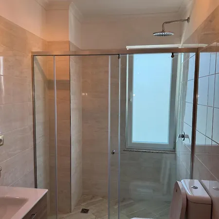 Apartmens Neli アパート Shëngjin