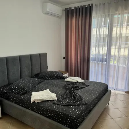 Apartmens Neli *