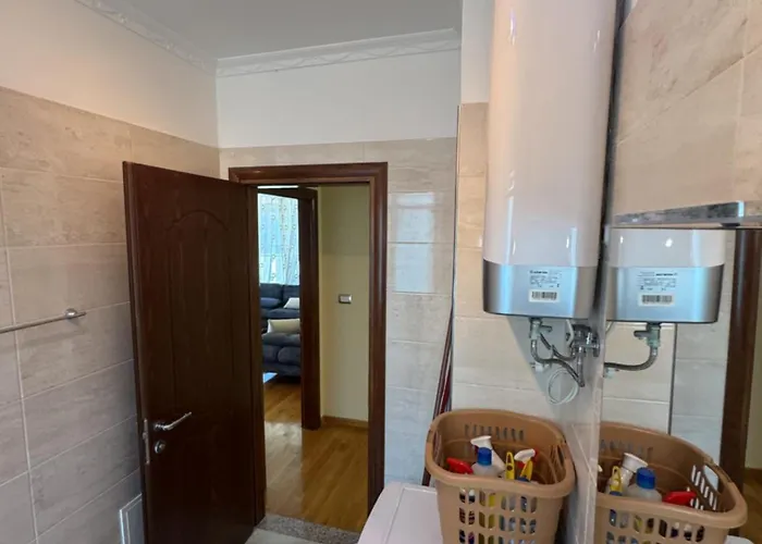 Apartmens Neli דירה *