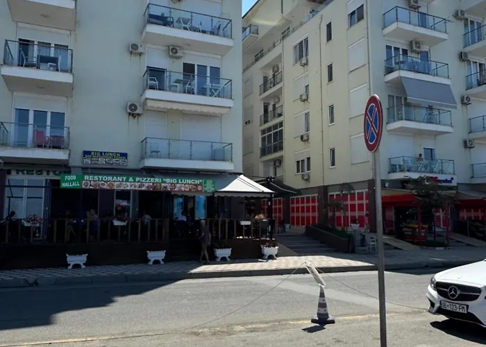 Apartmens Neli דירה *