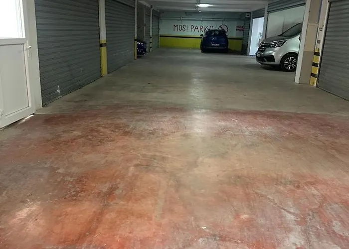 Apartmens Neli *